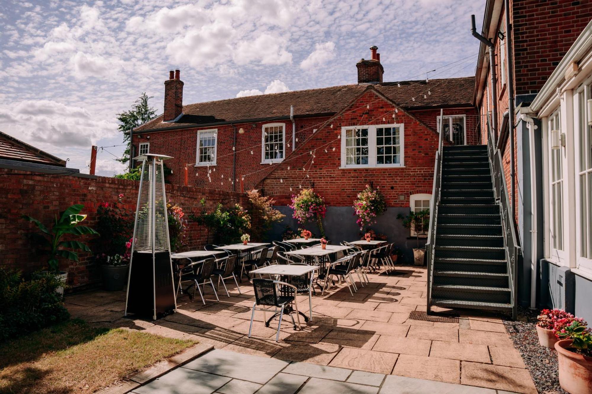 B&B Downham Hall Wickford Bagian luar foto